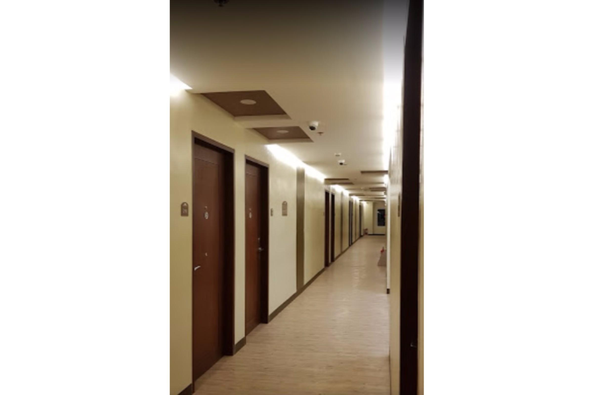 Microtel Inn & Suites By Wyndham Pampanga Exterior foto